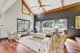 Crest Cabin - Image 2