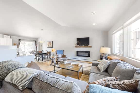 Morgan Pine House - Image 1