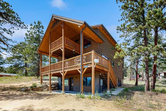 Crest Cabin - Image 1
