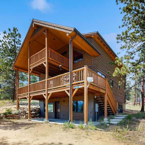 Crest Cabin - Image 1