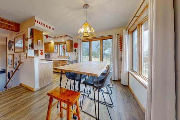Deer Mountain Lodge South - Image 4