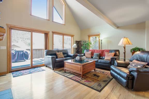 Retreat By The Rockies - Image 3