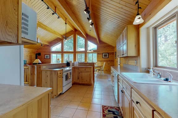 Twin Pines Cabin - Image 3