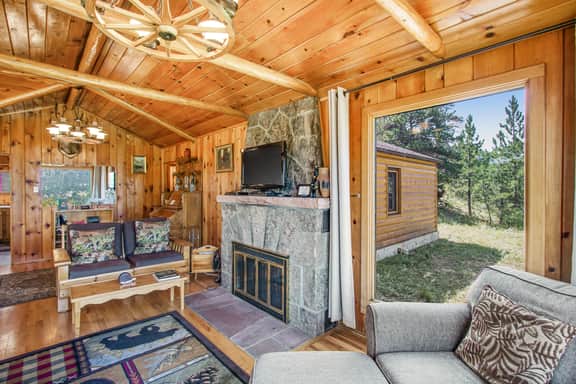 Flower Lane Cabin - Image 5