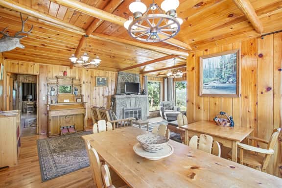 Flower Lane Cabin - Image 3