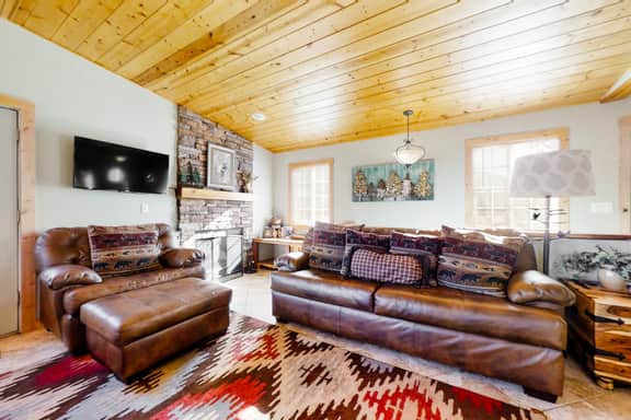Rocky Mountain Sunshine Cabin - Image 4